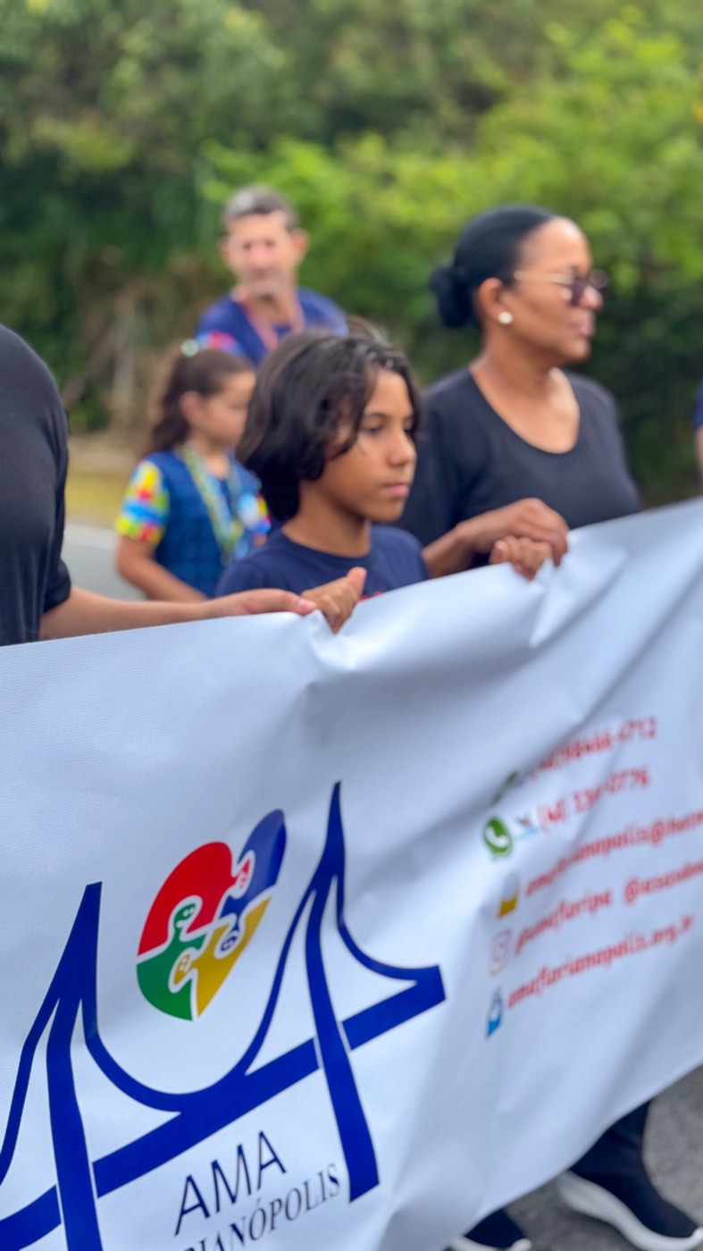 Caminhada da AMA Florianópolis, associação de apoio a famílias atípicas